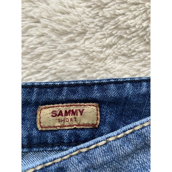 Silver Women’s Jean Shorts Distressed Waist 28 Sammy Short - Picture 6 of 12